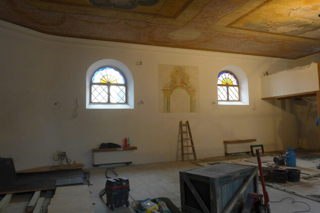 Fragment architektury bočního oltáře sv. Floriána