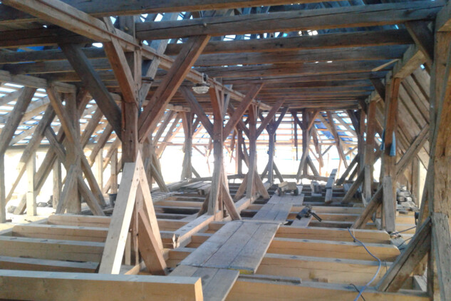 Kostel sv. Jakuba Většího v Jihlavě, lokální vysprávky, příklad spojů (foto P. Severa)