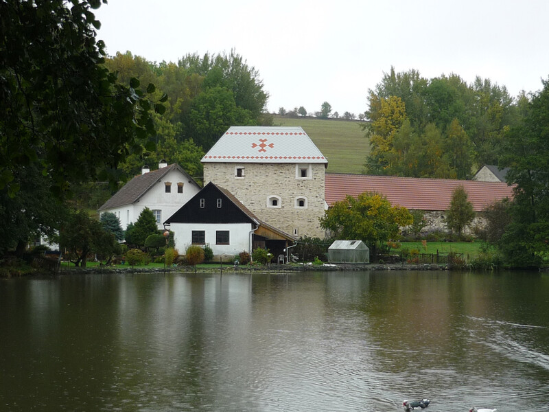 Tvrz Sudkův Důl po obnově